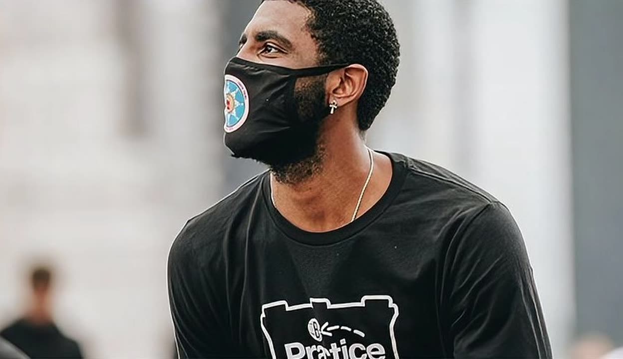 包含布鲁克林篮网训练开放日，今夜复出首秀引欢呼，社区盾在即，赛程密集仍需轮换的词条